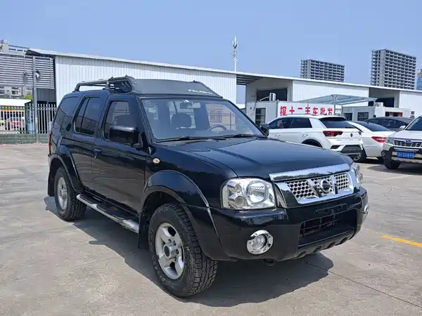 Nissan Paladin 2008