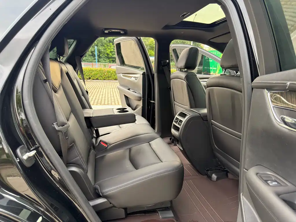 Cadillac XT5 2018 — фото 10