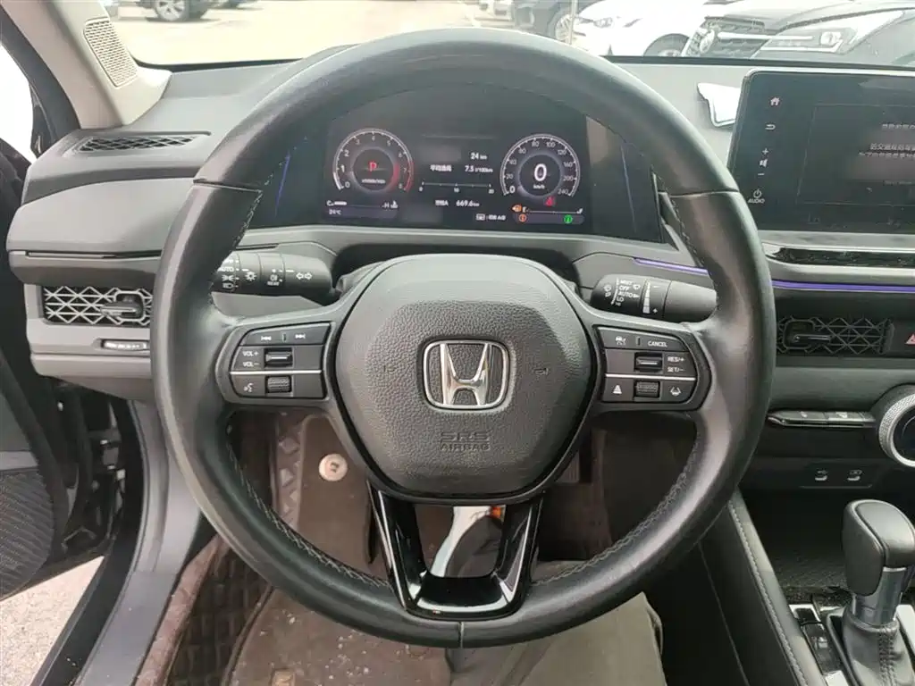 Honda Accord 2024 — фото 11