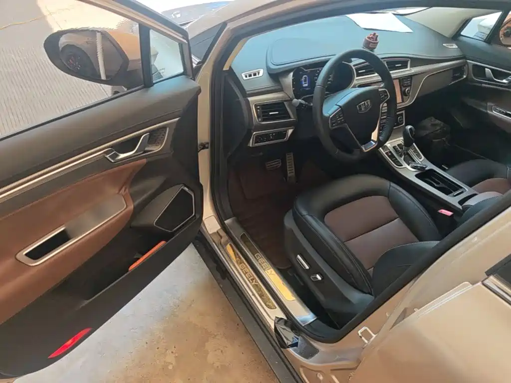 Geely Emgrand GS 2017 — фото 16