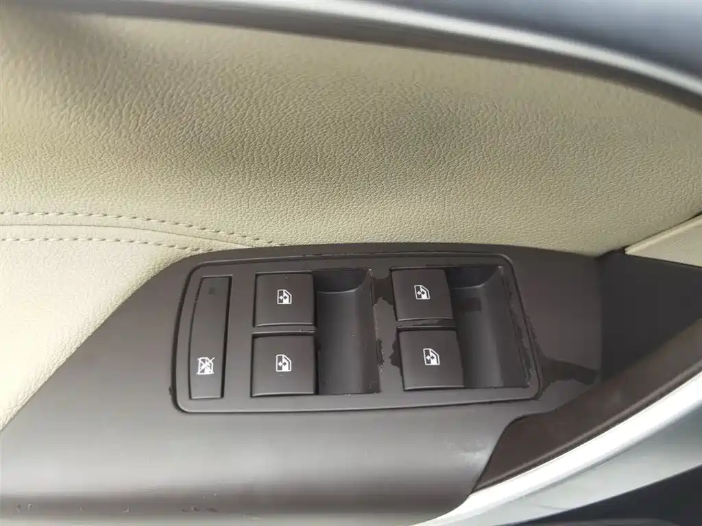 Opel Insignia 2014 — фото 9