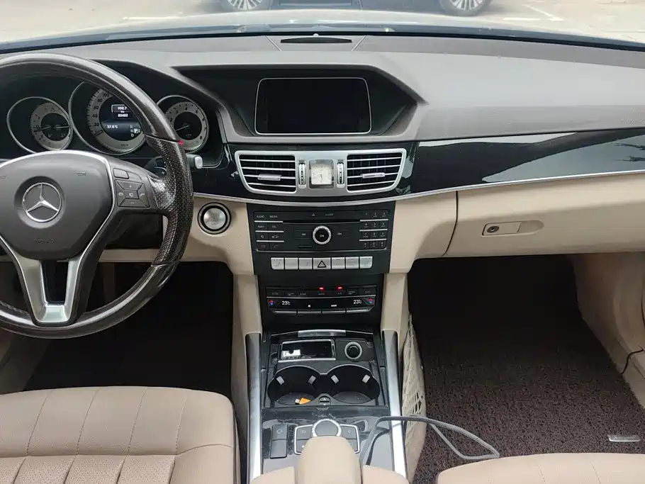 Mercedes-Benz E-Class 2015 — фото 13