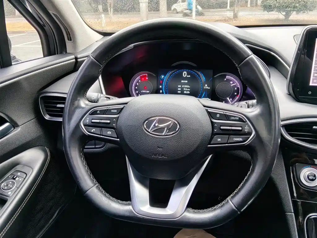 Hyundai Santa Fe 2020 — фото 16