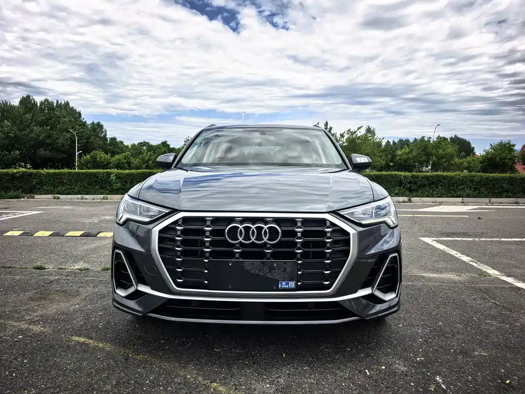 Audi Q3 2022 — фото 2