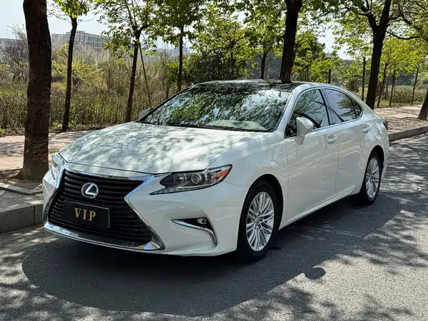 Lexus ES 2015