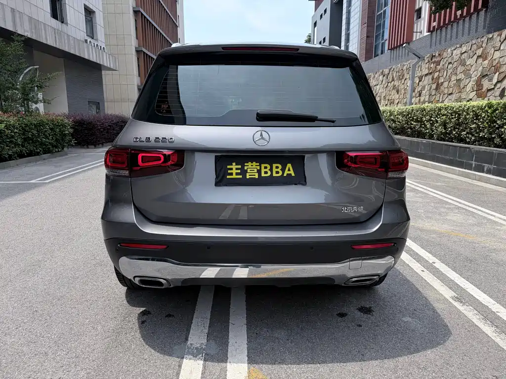 Mercedes-Benz GLB 2023 — фото 16