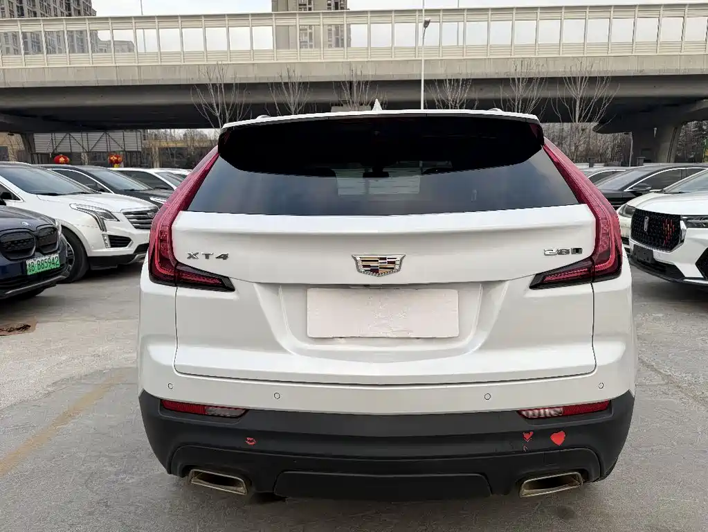 Cadillac XT4 2019 — фото 11