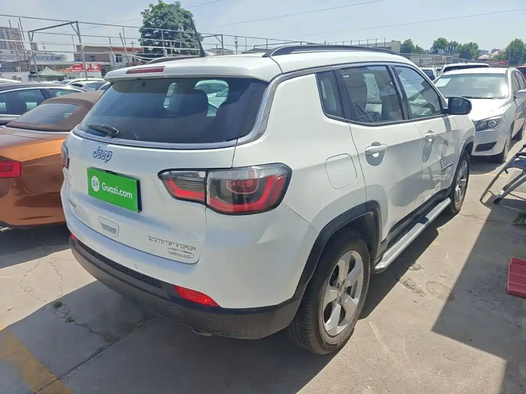Jeep Compass 2018 — фото 7
