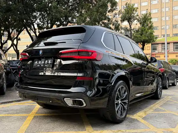BMW X5 2023