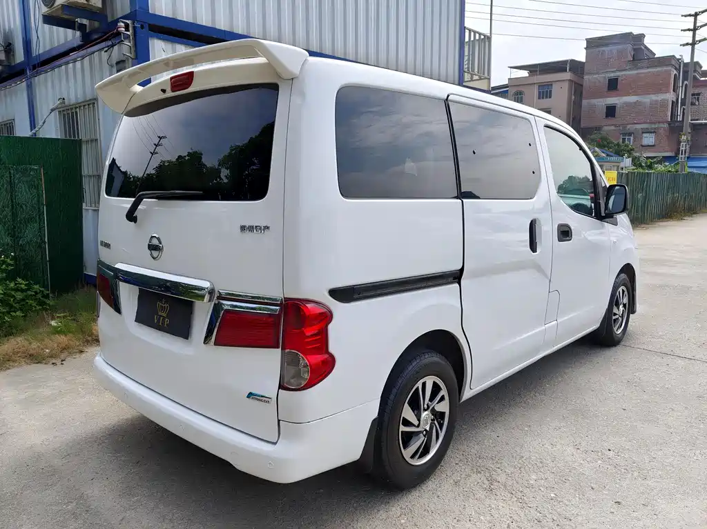 Nissan NV200 2016 — фото 4