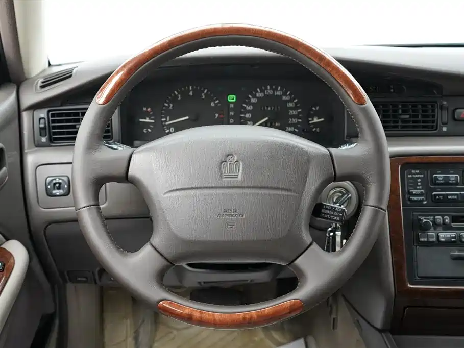 Toyota Crown 1998 — фото 17