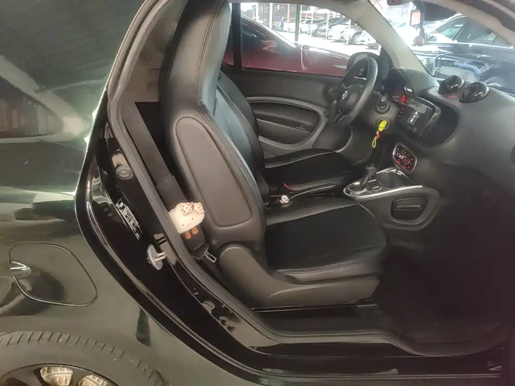 smart Fortwo 2018 — фото 25