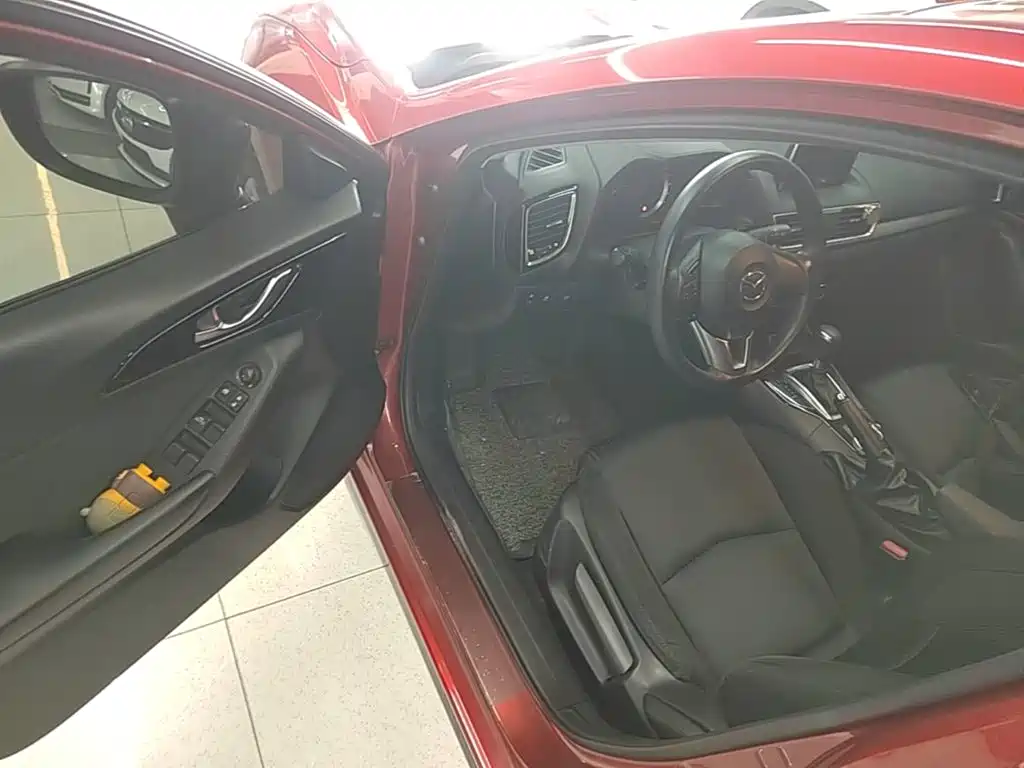 Mazda 3 Axela 2016 — фото 16