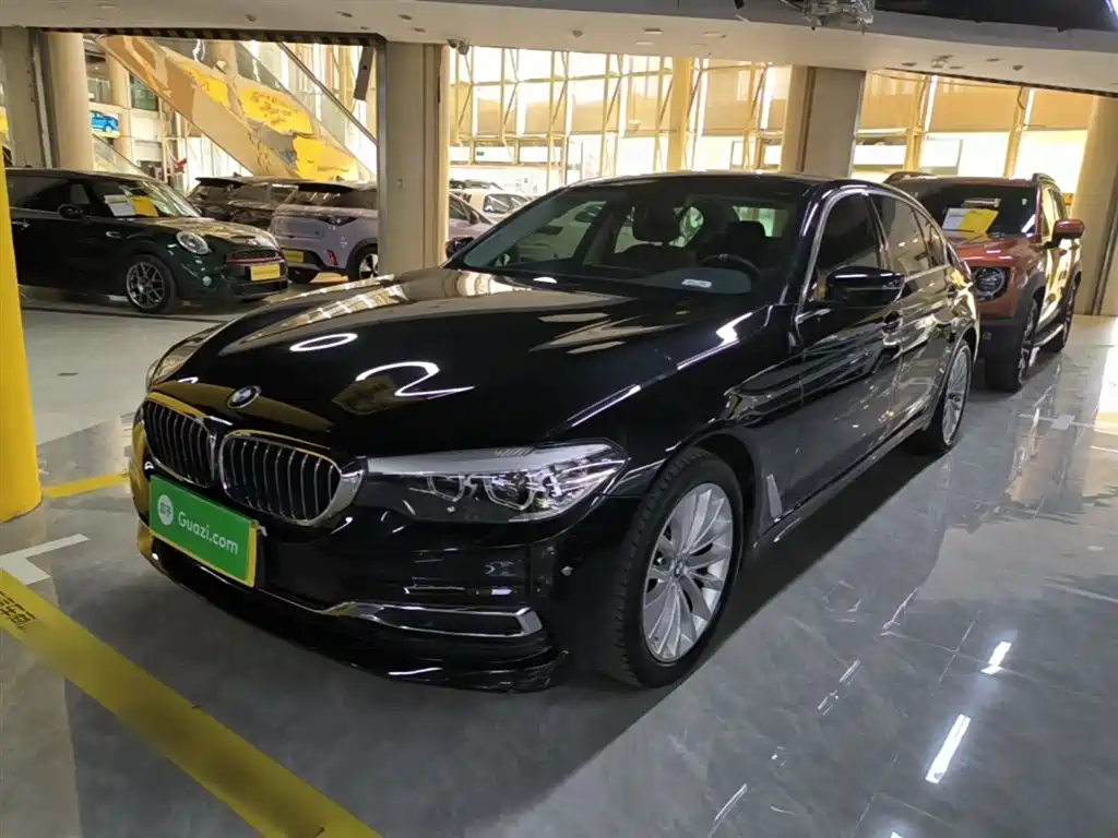 BMW 5 Series 2019 — фото 1