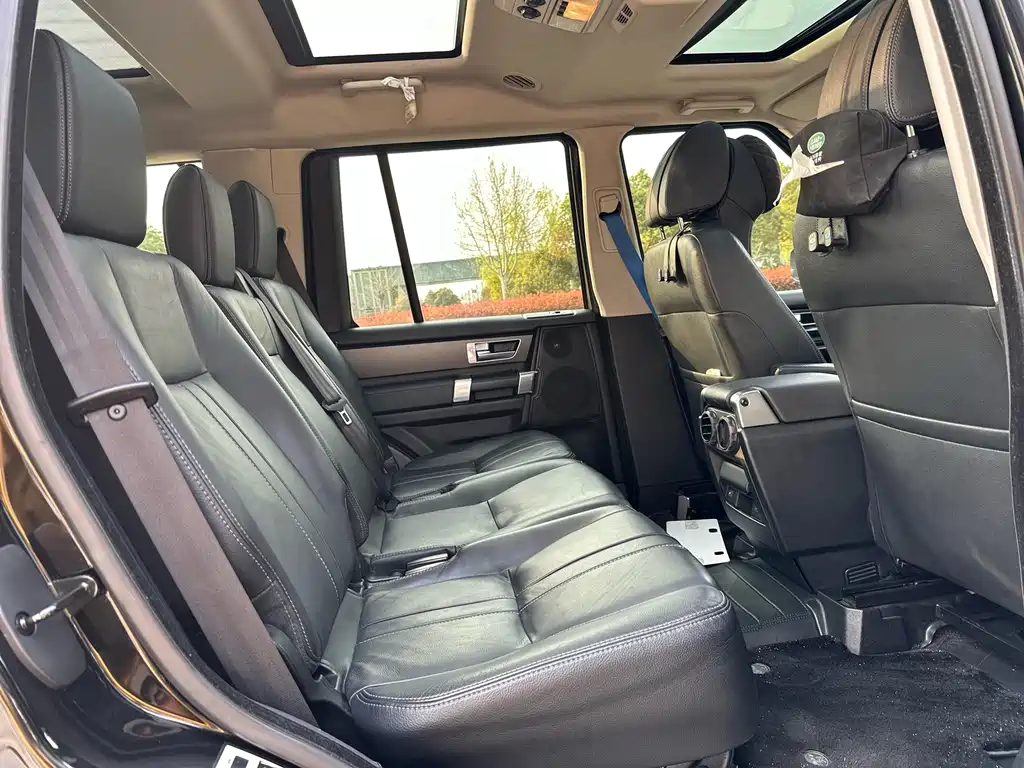 Land Rover Discovery 2016 — фото 13