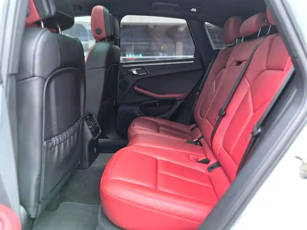 Porsche Macan 2018 — фото 6