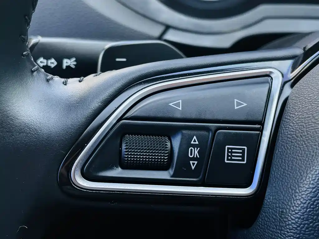 Audi Q3 2014 — фото 11