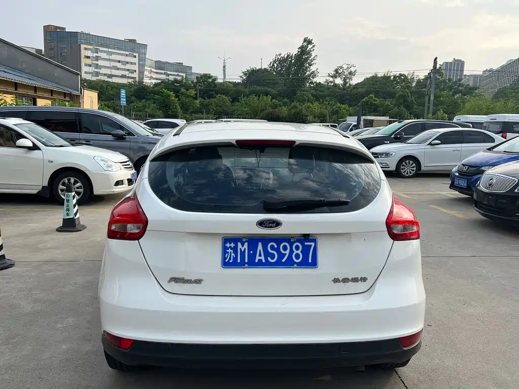Ford Focus 2016 — фото 10
