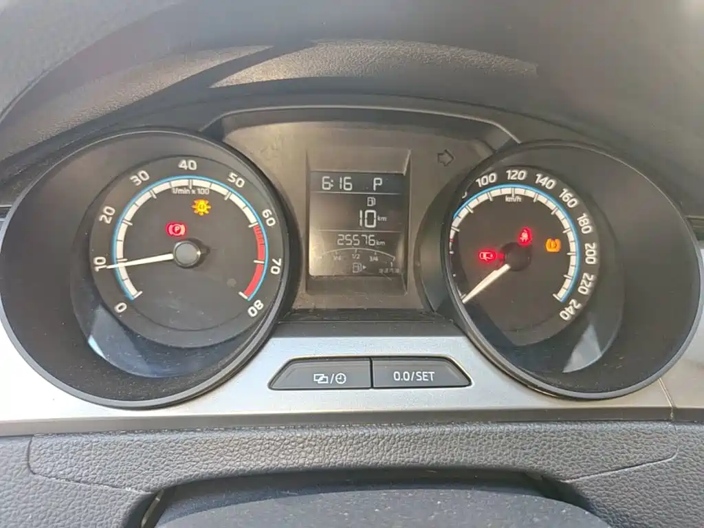 Skoda Rapid Spaceback 2021 — фото 12