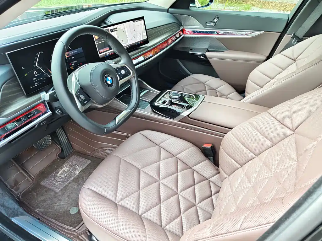 BMW 7 Series 2023 — фото 10
