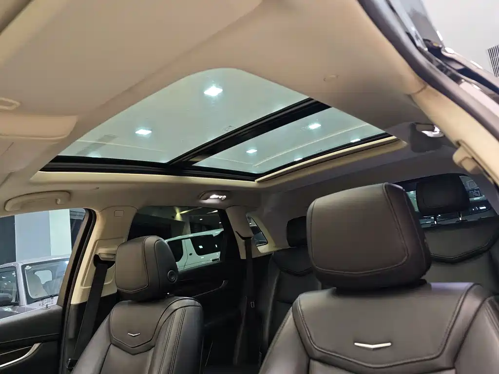 Cadillac XT5 2018 — фото 14