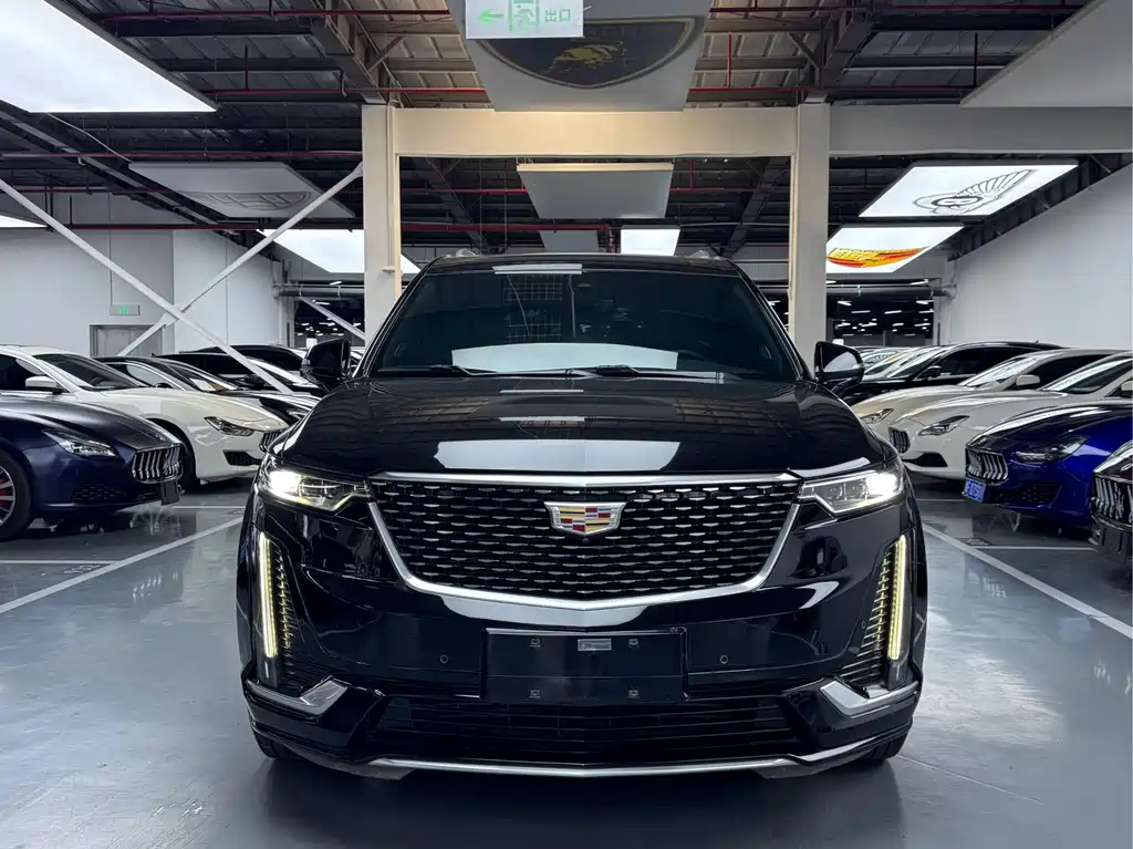 Cadillac XT6 2022 — фото 2