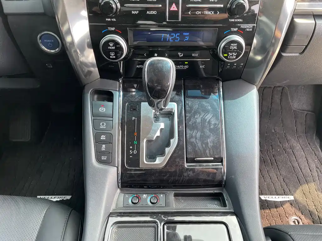 Toyota Vellfire 2020 — фото 9