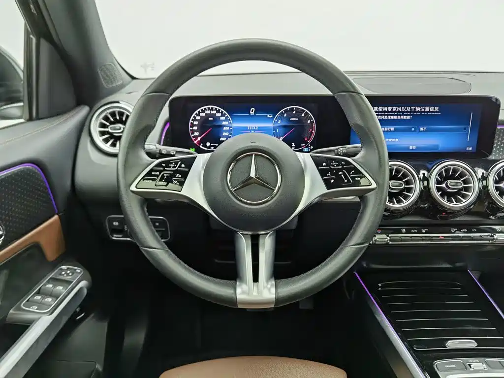 Mercedes-Benz GLB 2024 — фото 11