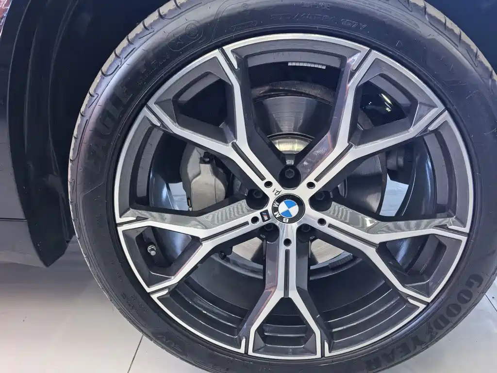 BMW X5 2025 — фото 13