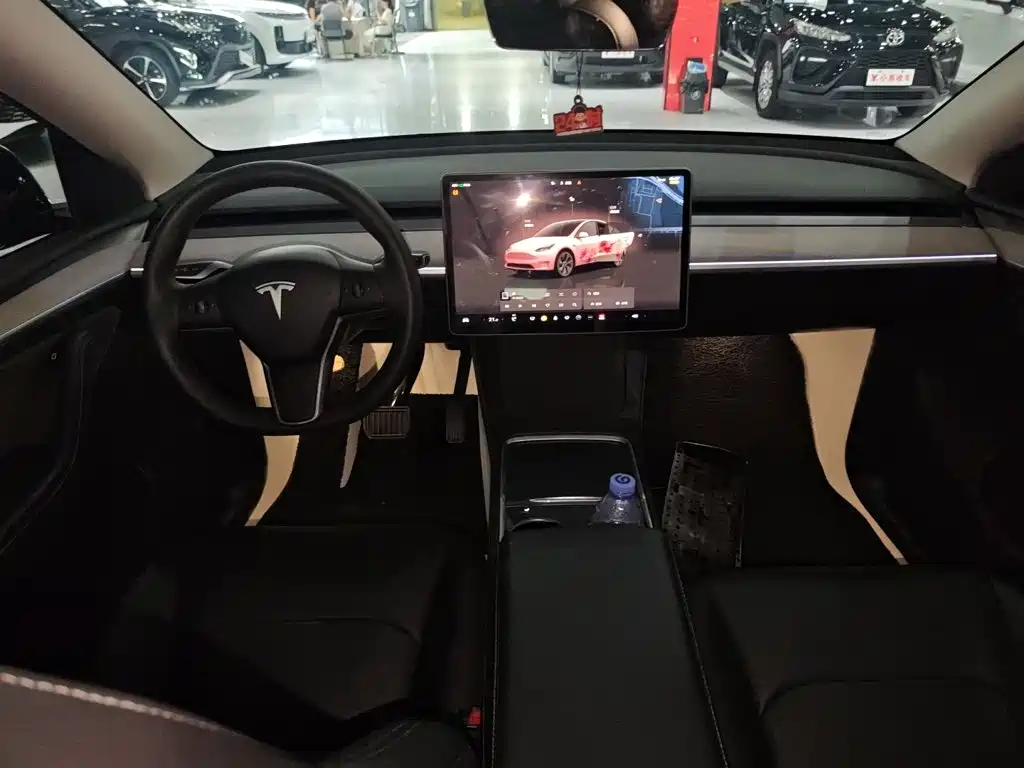 Tesla Model Y 2023 — фото 14