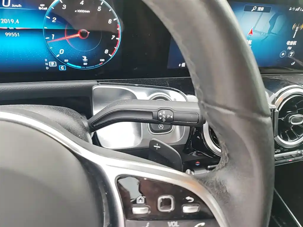 Mercedes-Benz GLB 2023 — фото 14