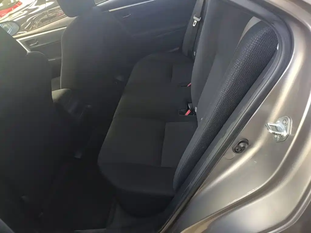 Toyota Corolla 2018 — фото 17
