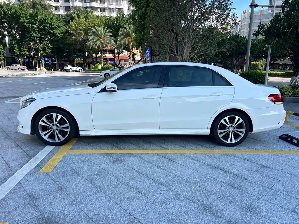 Mercedes-Benz E-Class 2015 — фото 4