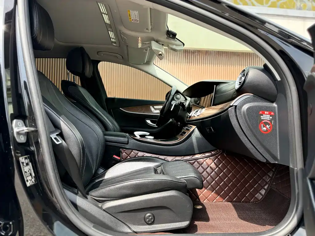 Mercedes-Benz E-Class 2018 — фото 11
