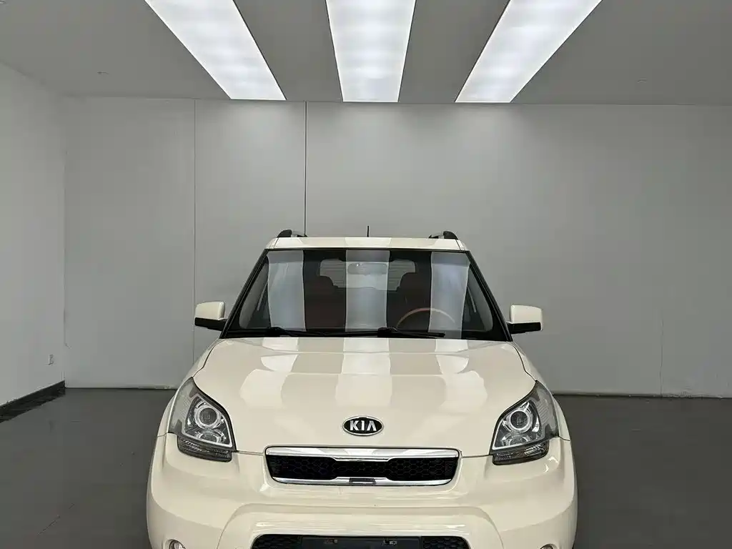Kia Soul 2010 — фото 2