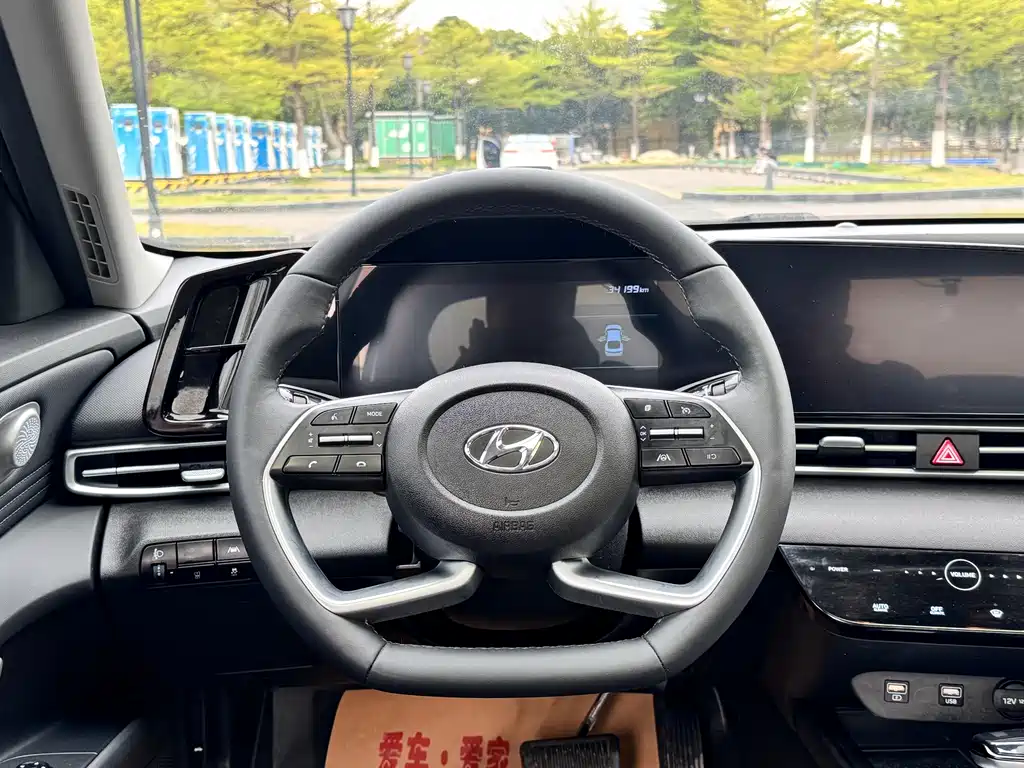 Hyundai Elantra 2023 — фото 9
