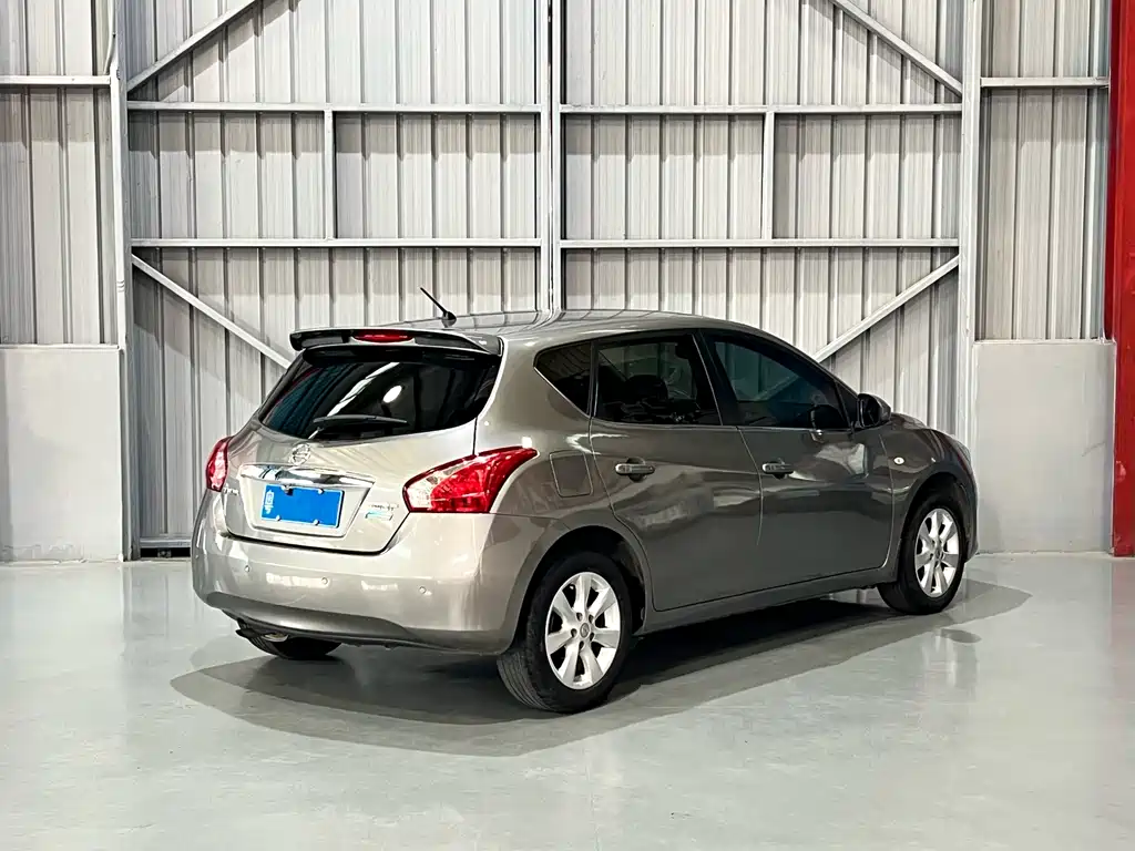 Nissan Tiida 2015 — фото 7