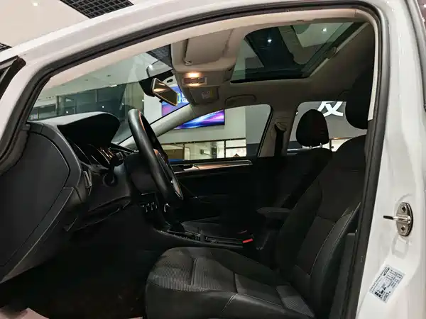 Volkswagen Golf 2020