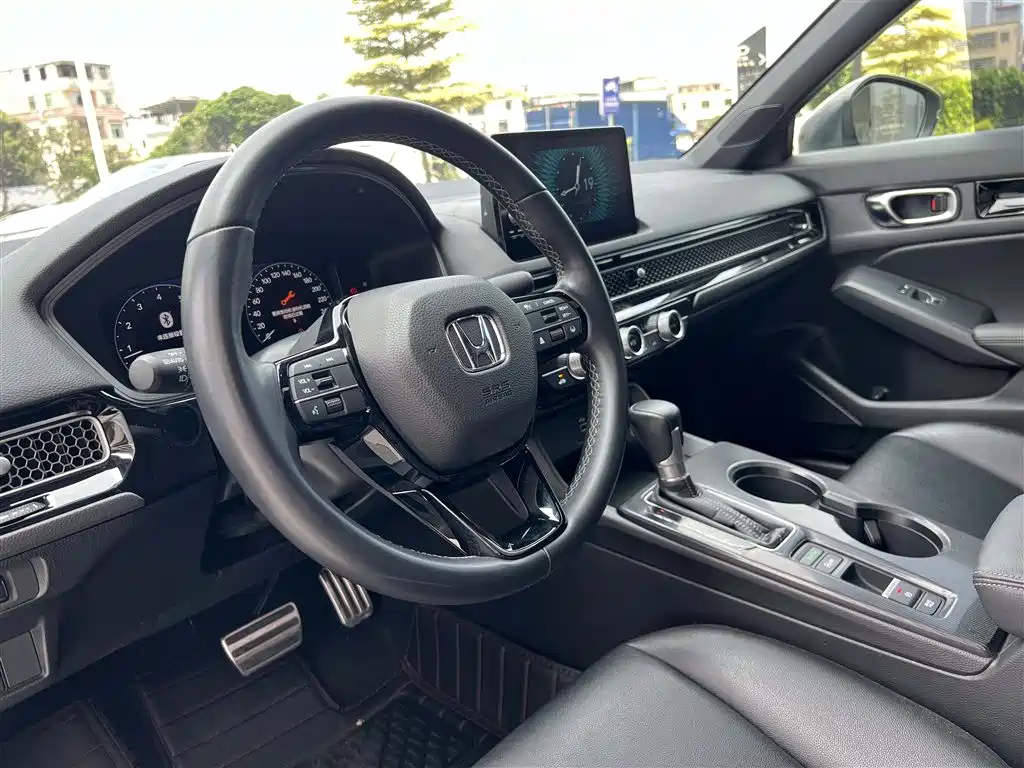 Honda Civic 2023 — фото 18