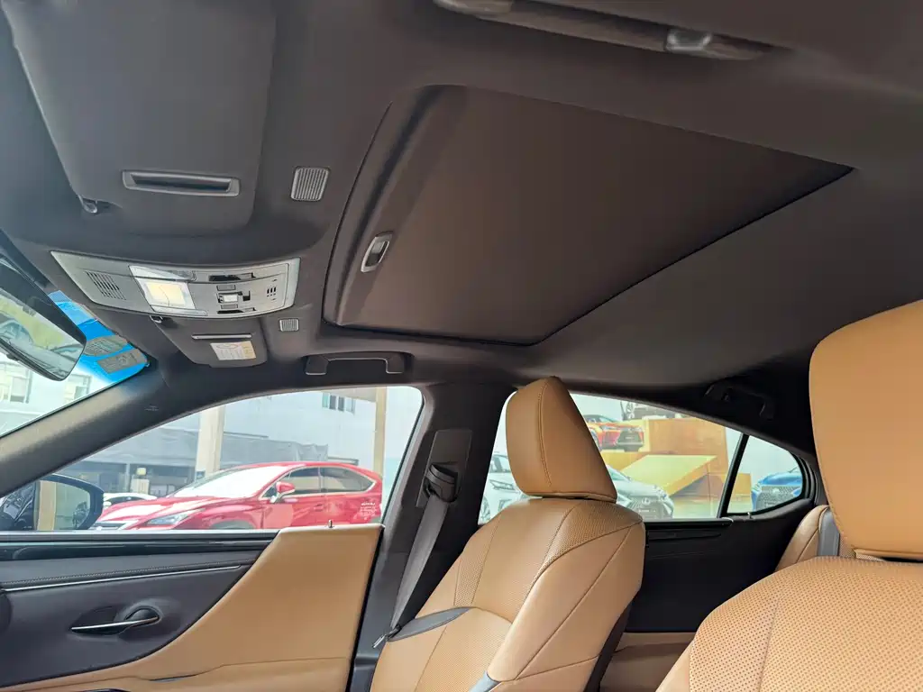 Lexus ES 2020 — фото 10
