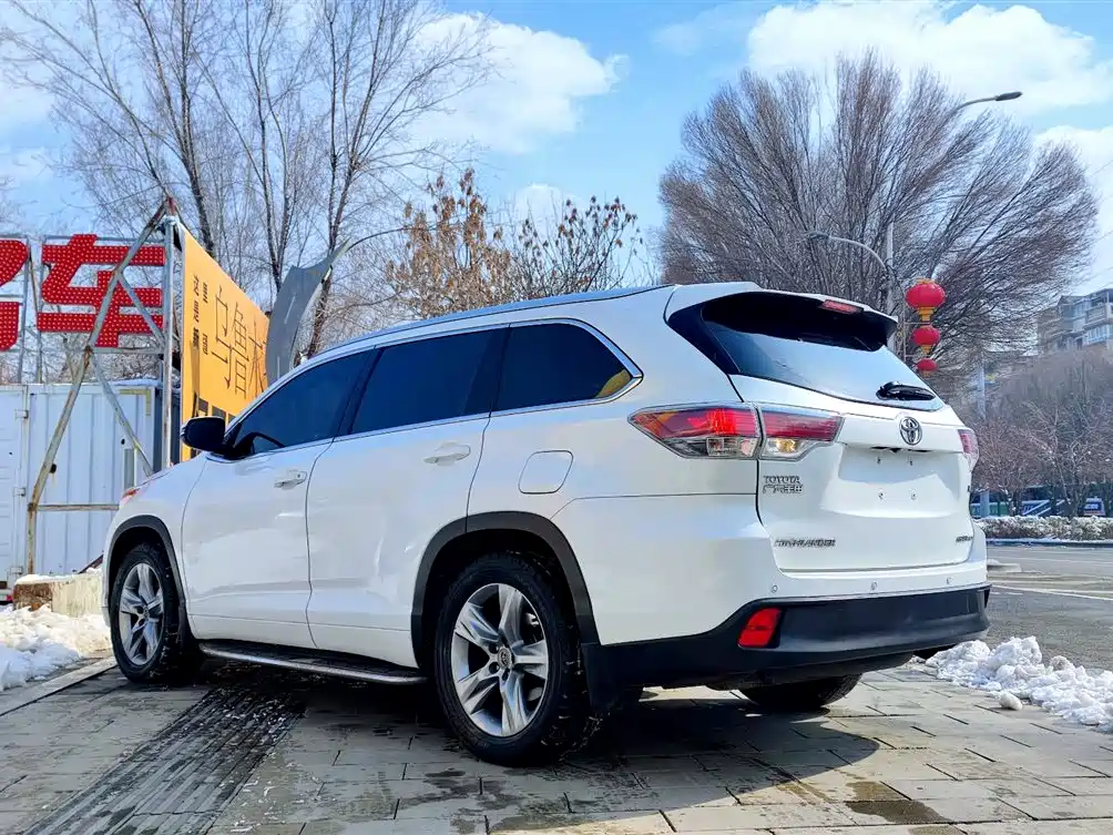 Toyota Highlander 2016 — фото 6