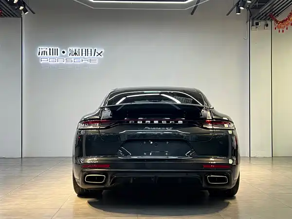 Porsche Panamera 2022