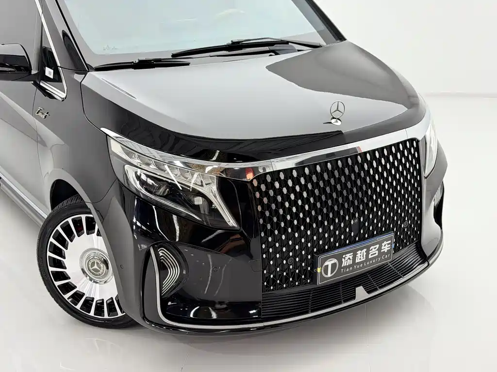 Mercedes-Benz V-Class 2020 — фото 16
