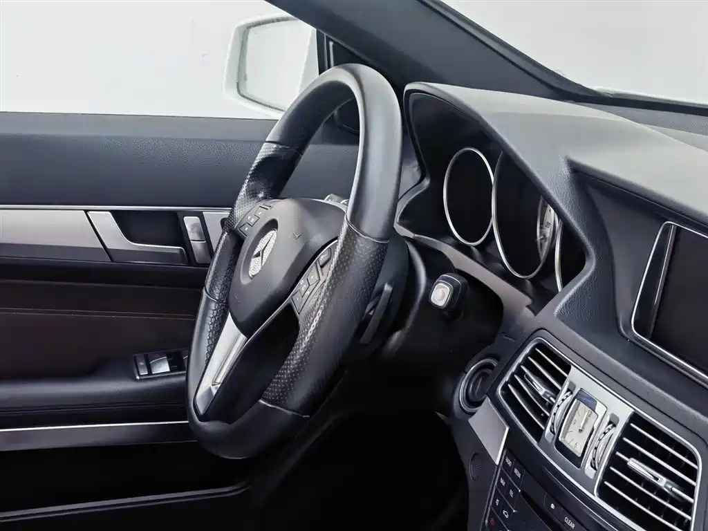 Mercedes-Benz E-Class 2016 — фото 22
