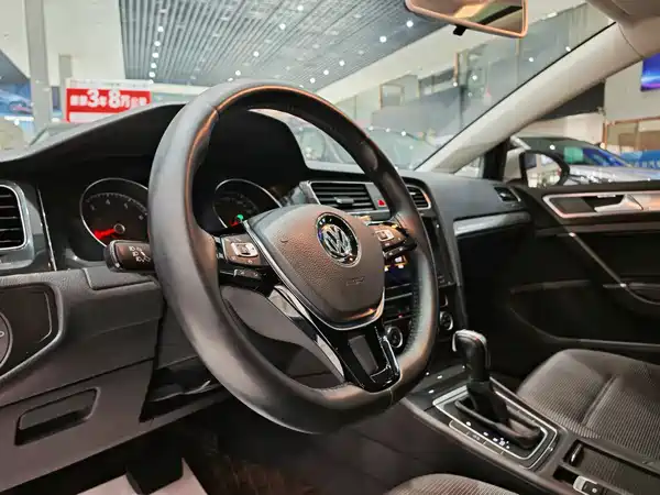 Volkswagen Golf 2020