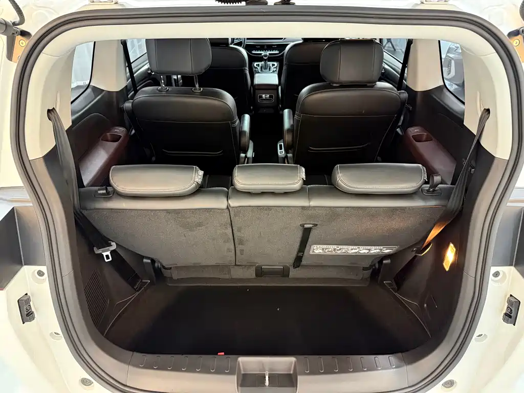GAC Motor Trumpchi M6 2022 — фото 11