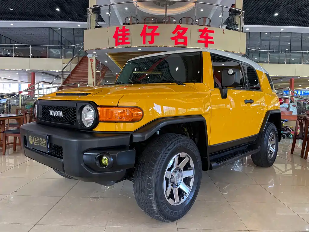 Toyota FJ Cruiser 2019 — фото 1