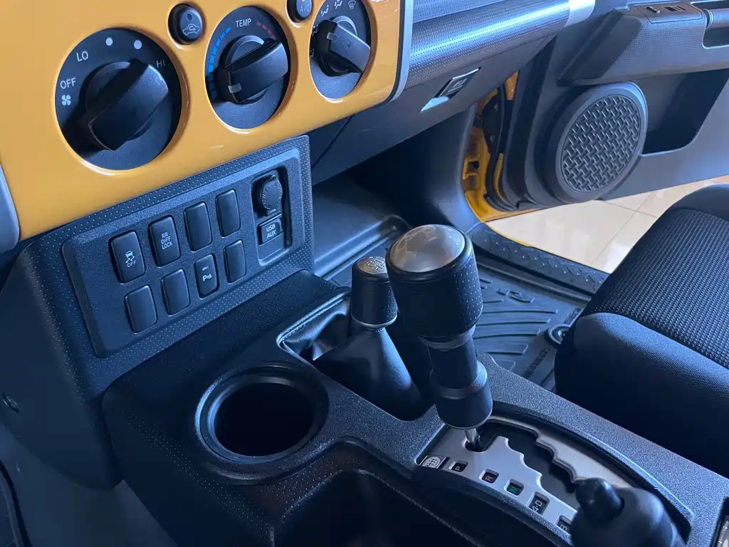 Toyota FJ Cruiser 2019 — фото 17