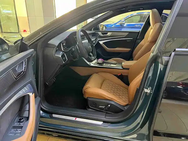 Audi A7L 2022