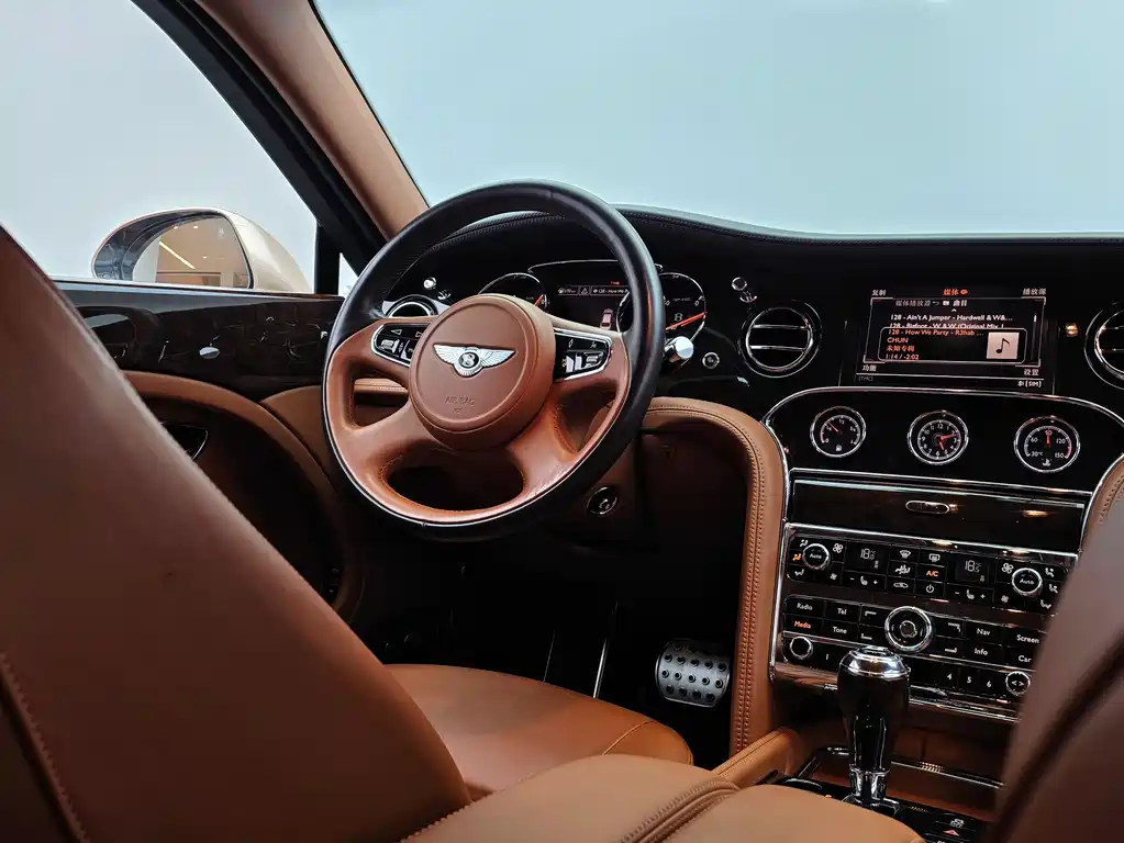 Bentley Mulsanne 2012 — фото 25